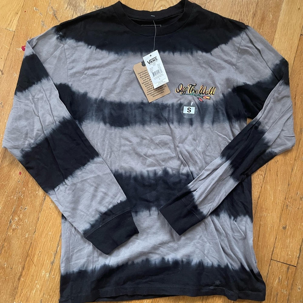 NWT Vans Skull Long Sleeve Tee